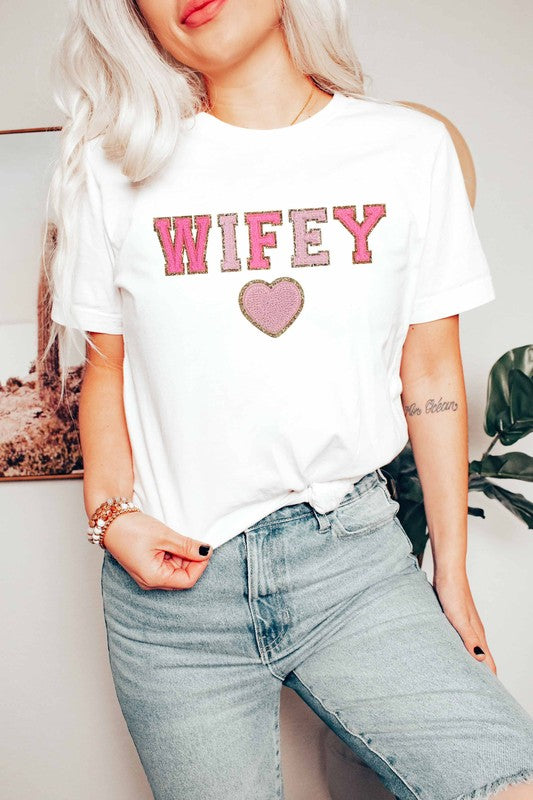 WIFEY GRAPHIC TEE